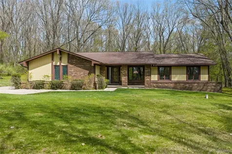 9730 Gibbs Road Springfield Charter Township MI 48348