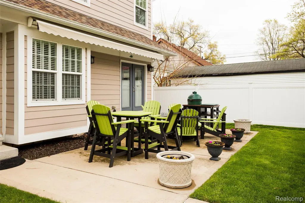 302 S Blair Avenue Royal Oak City MI 48067