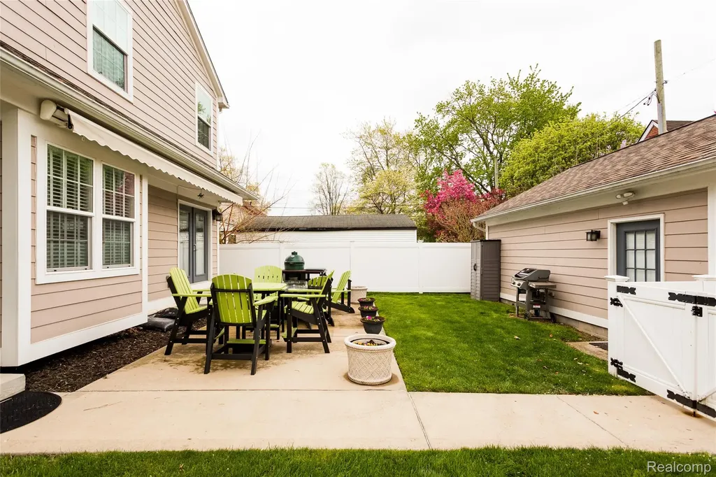 302 S Blair Avenue Royal Oak City MI 48067