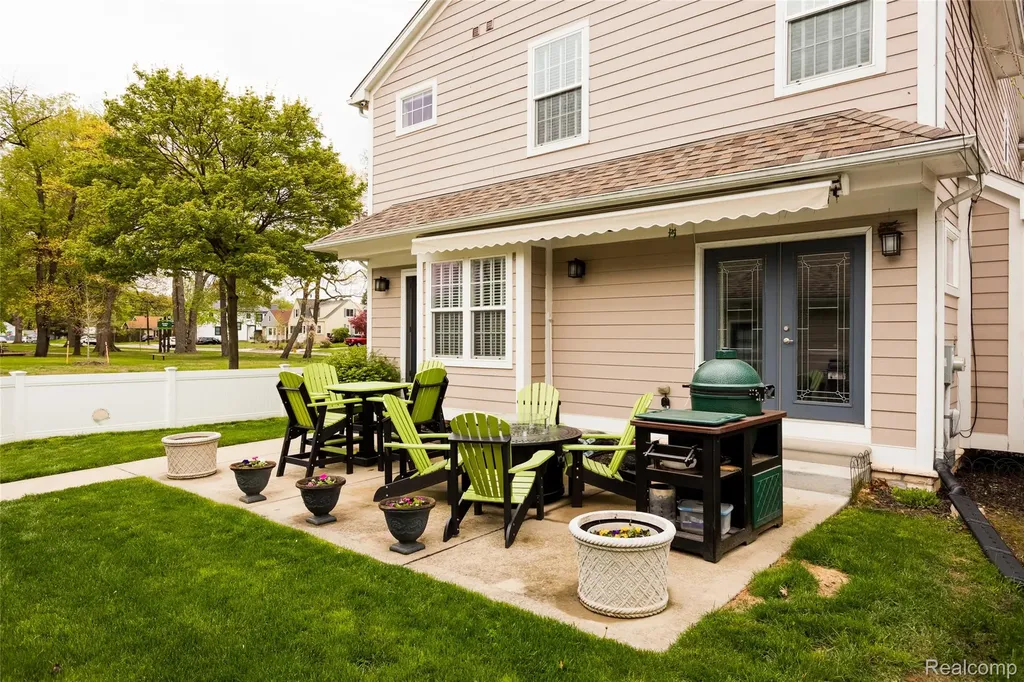 302 S Blair Avenue Royal Oak City MI 48067