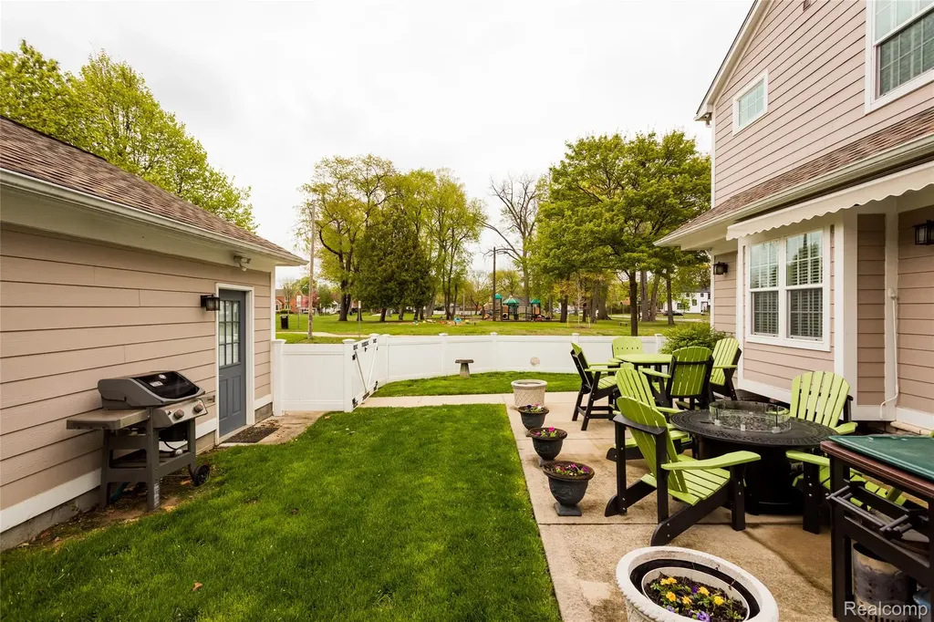 302 S Blair Avenue Royal Oak City MI 48067