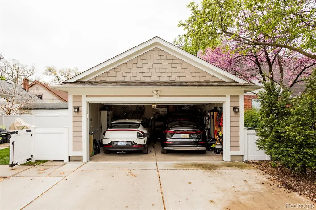 302 S Blair Avenue Royal Oak City MI 48067