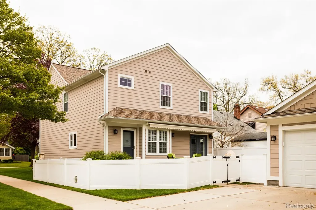302 S Blair Avenue Royal Oak City MI 48067