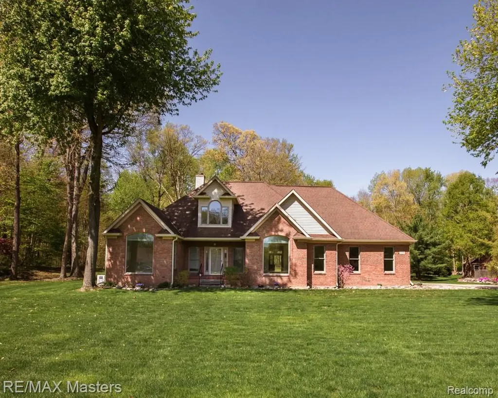 27178 John Drive Huron Charter Township MI 48164