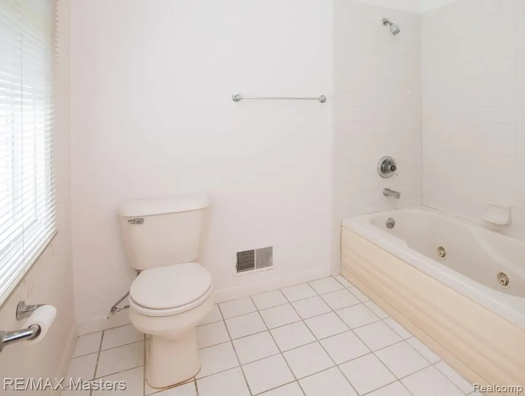 27178 John Drive Huron Charter Township MI 48164