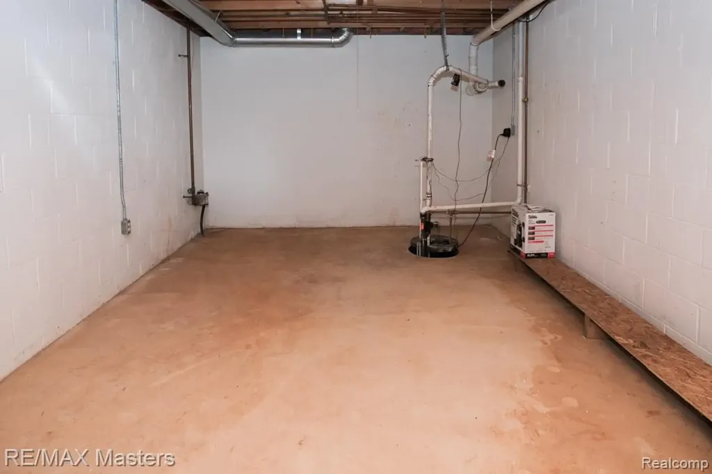 27178 John Drive Huron Charter Township MI 48164