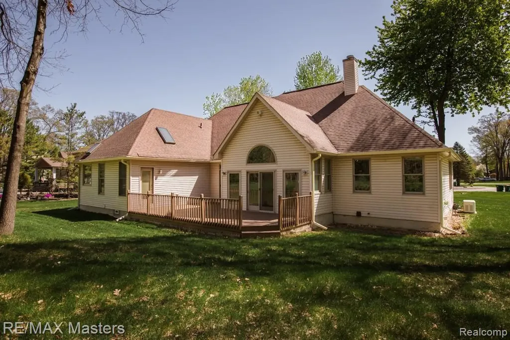 27178 John Drive Huron Charter Township MI 48164