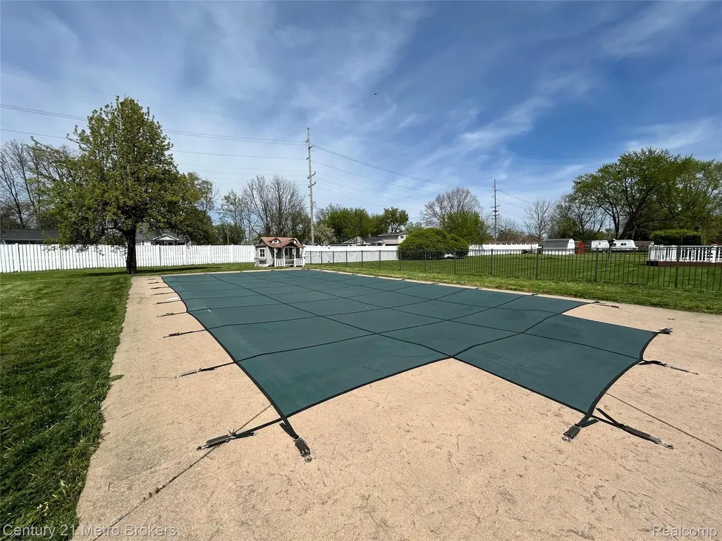1124 Trotwood Lane Flint Charter Township MI 48507
