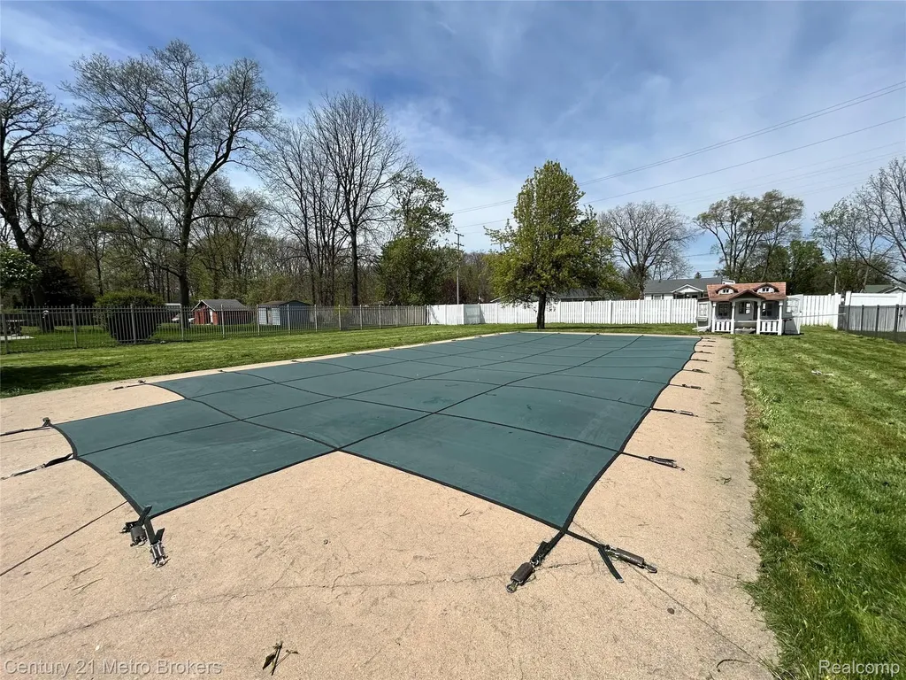 1124 Trotwood Lane Flint Charter Township MI 48507