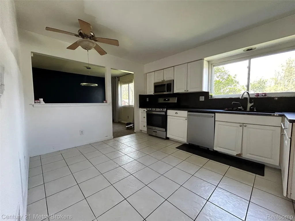 1124 Trotwood Lane Flint Charter Township MI 48507