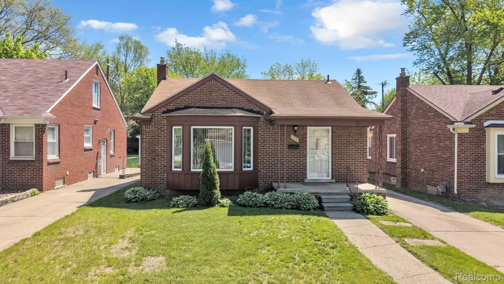 9578 Grayfield Redford Charter Township MI 48239