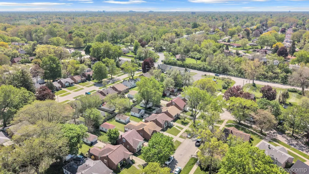 9578 Grayfield Redford Charter Township MI 48239