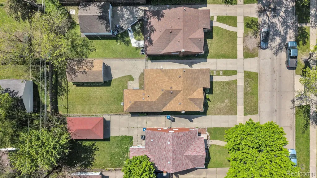 9578 Grayfield Redford Charter Township MI 48239