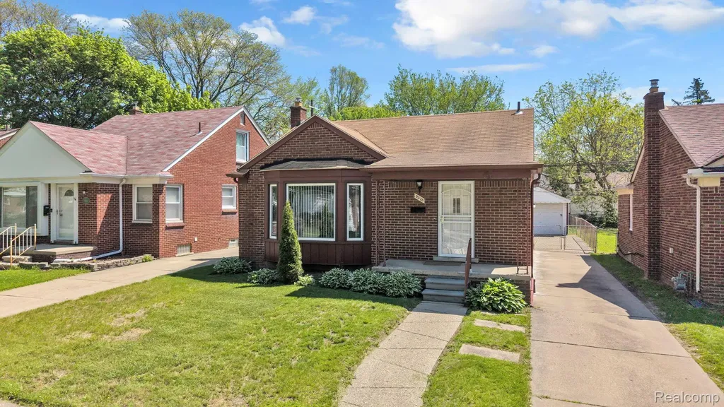 9578 Grayfield Redford Charter Township MI 48239