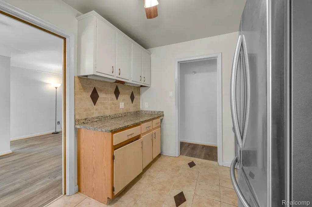 9578 Grayfield Redford Charter Township MI 48239