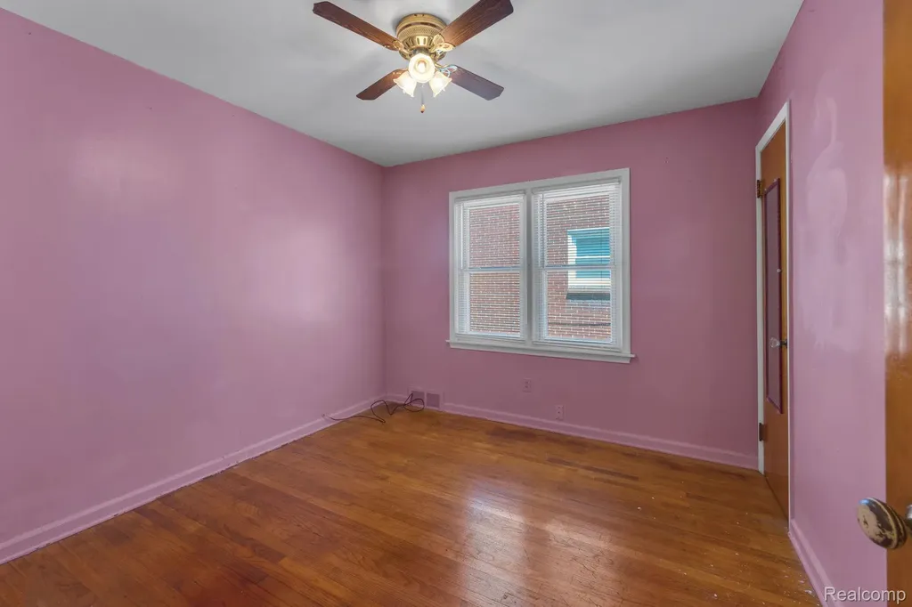 9578 Grayfield Redford Charter Township MI 48239