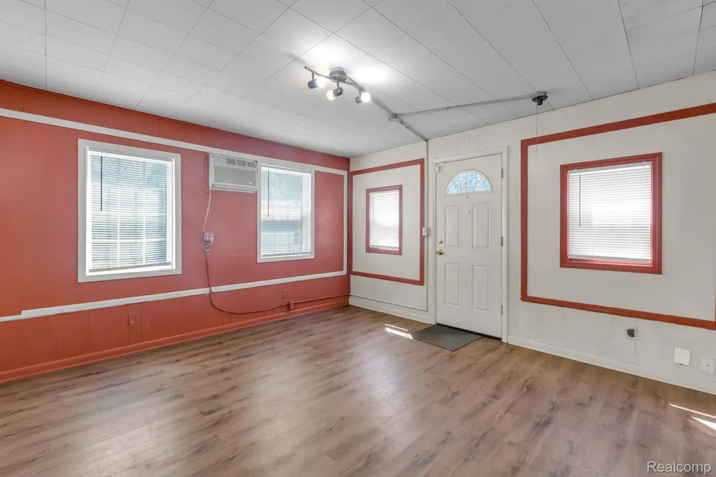 9578 Grayfield Redford Charter Township MI 48239