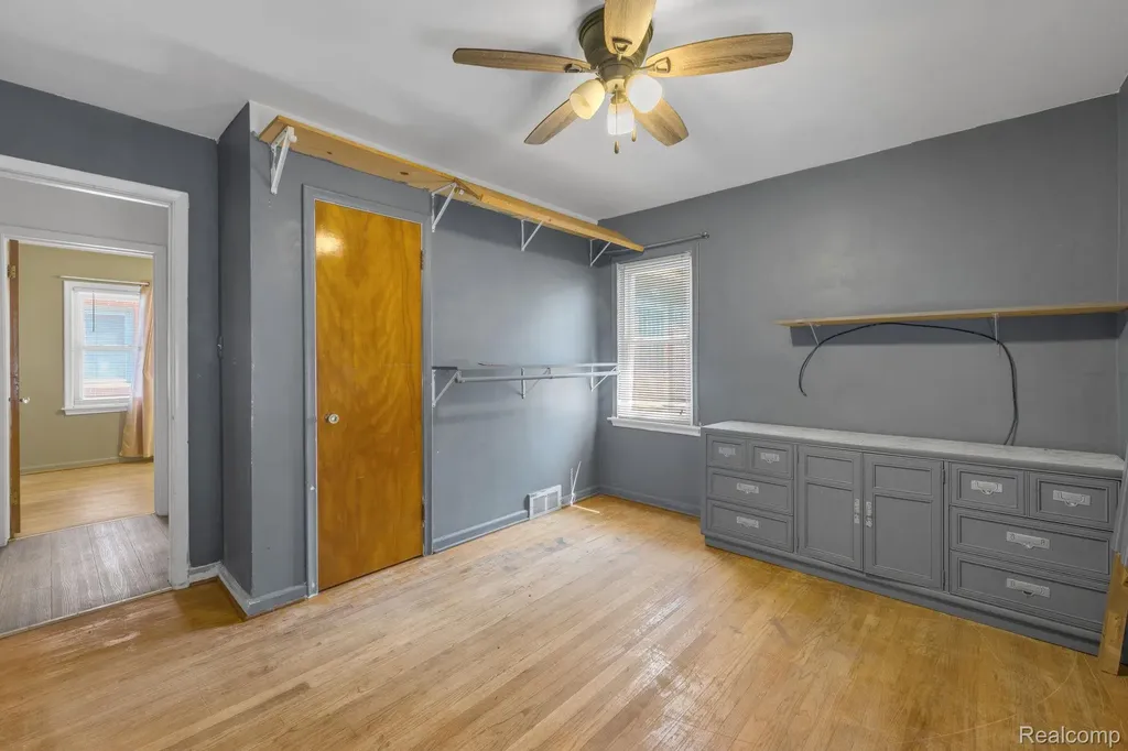 9578 Grayfield Redford Charter Township MI 48239