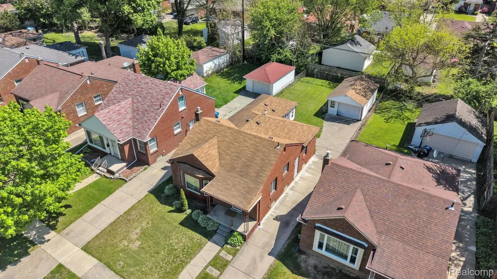 9578 Grayfield Redford Charter Township MI 48239