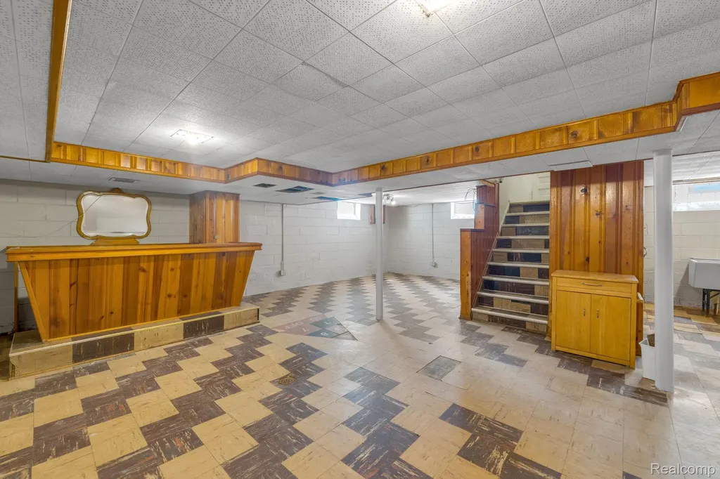 9578 Grayfield Redford Charter Township MI 48239