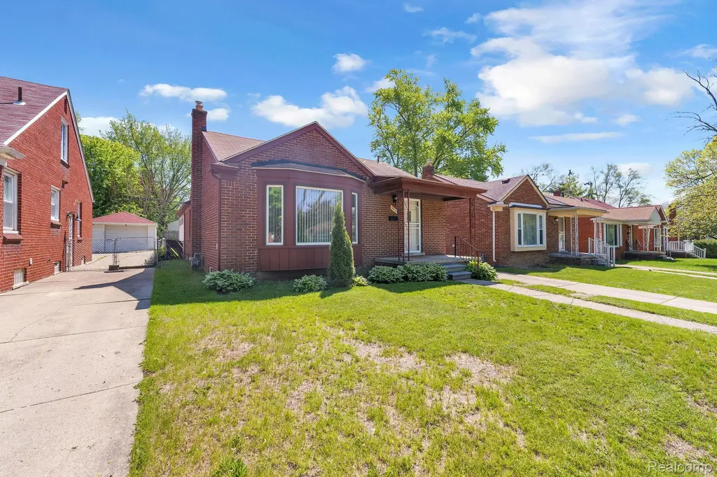 9578 Grayfield Redford Charter Township MI 48239