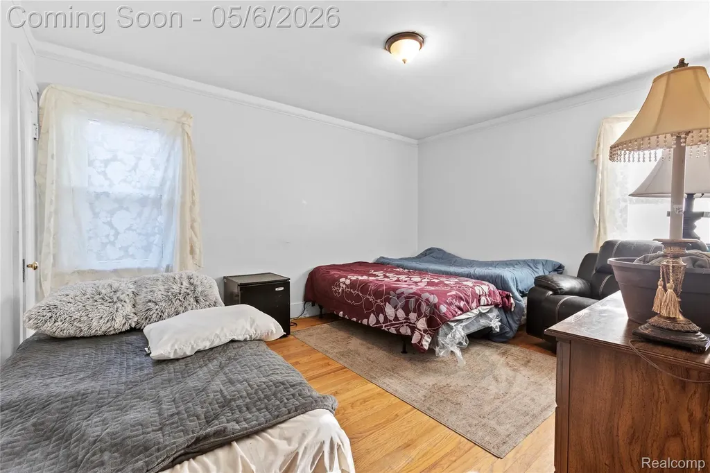 18720 Salem Street Detroit City MI 48219