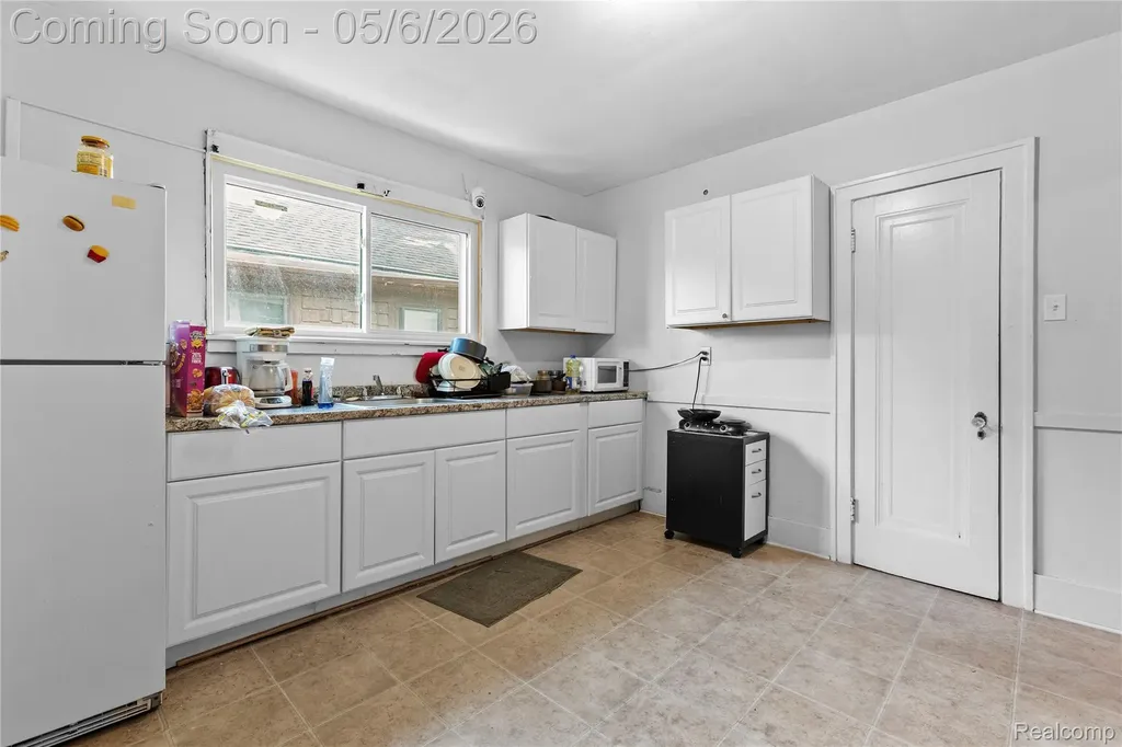 18720 Salem Street Detroit City MI 48219
