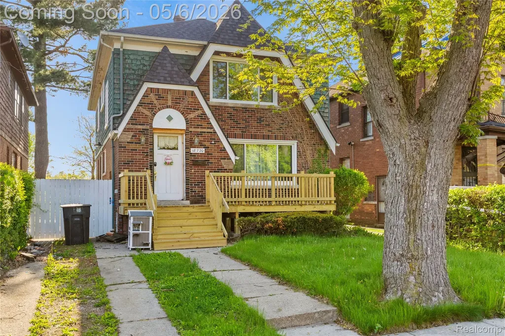 18720 Salem Street Detroit City MI 48219
