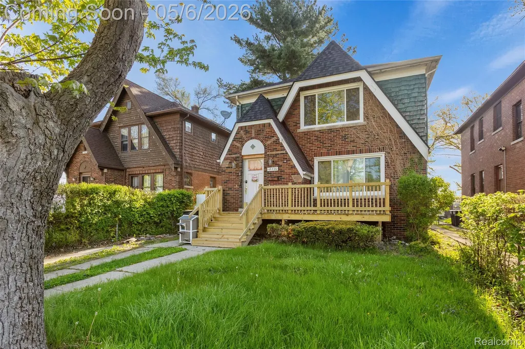 18720 Salem Street Detroit City MI 48219