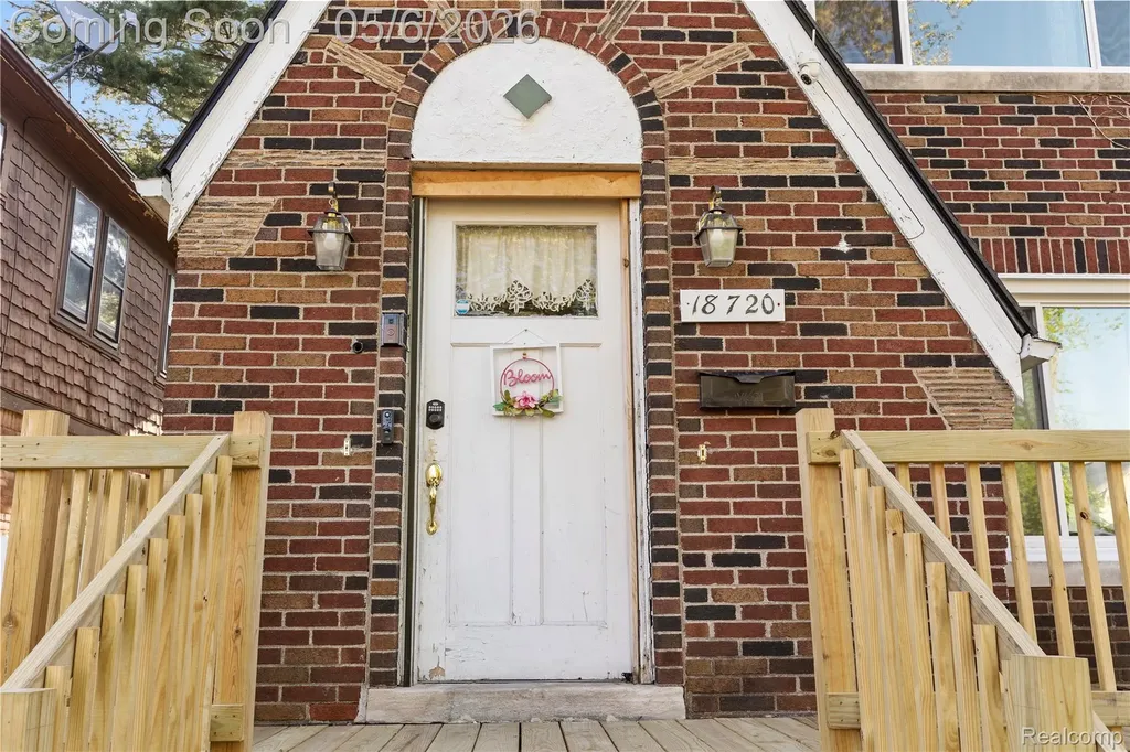 18720 Salem Street Detroit City MI 48219