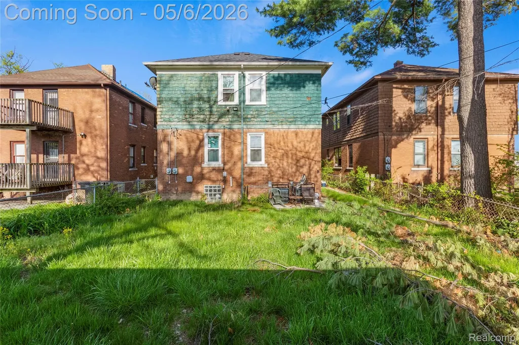 18720 Salem Street Detroit City MI 48219