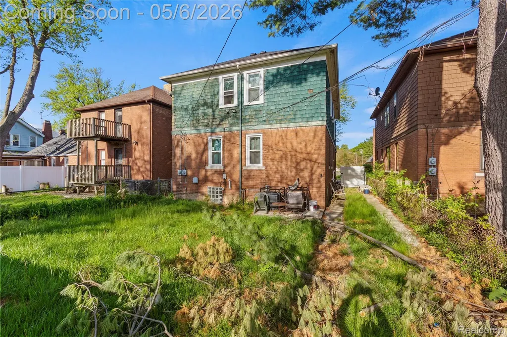 18720 Salem Street Detroit City MI 48219