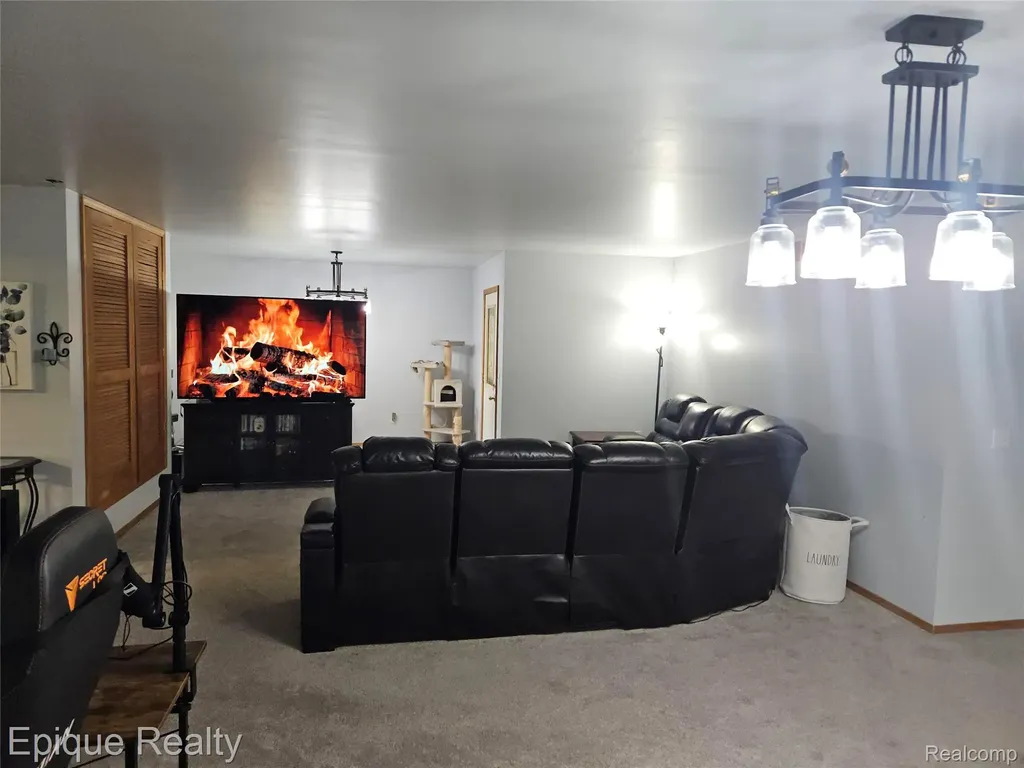 8150 Runyan Lake Road Fenton City MI 48430