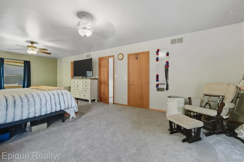 8150 Runyan Lake Road Fenton City MI 48430