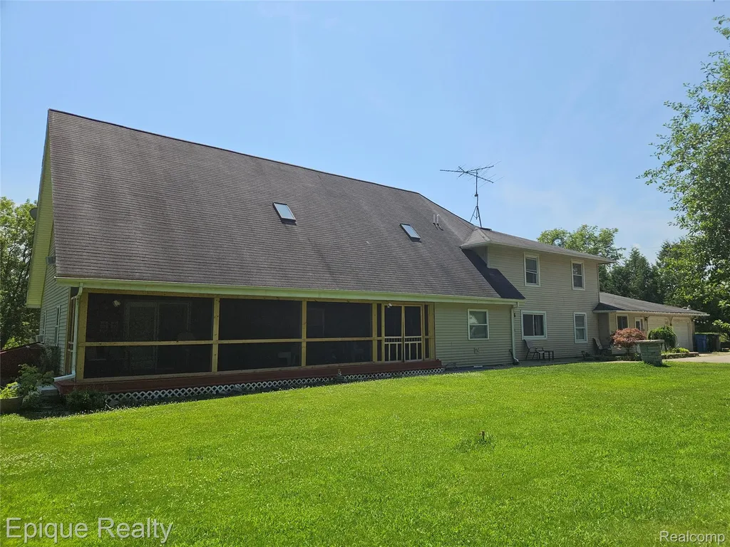 8150 Runyan Lake Road Fenton City MI 48430