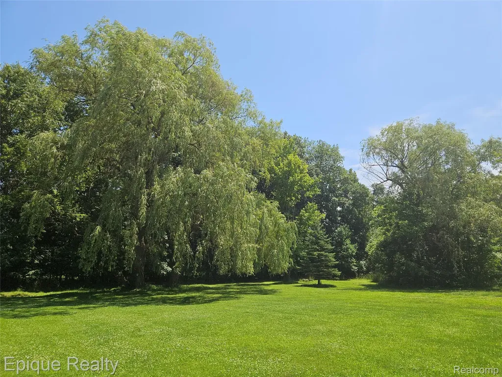 8150 Runyan Lake Road Fenton City MI 48430