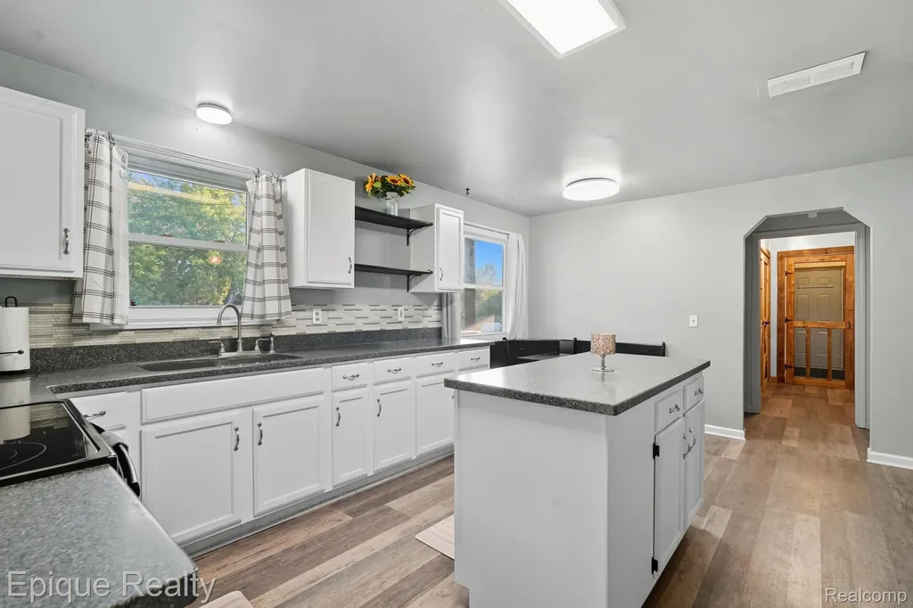 8150 Runyan Lake Road Fenton City MI 48430