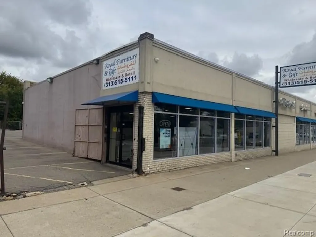 16900 W Warren Avenue Detroit City MI 48228