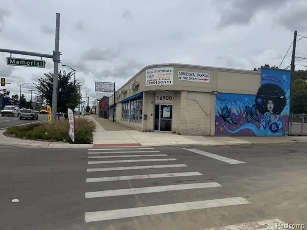 16900 W Warren Avenue Detroit City MI 48228