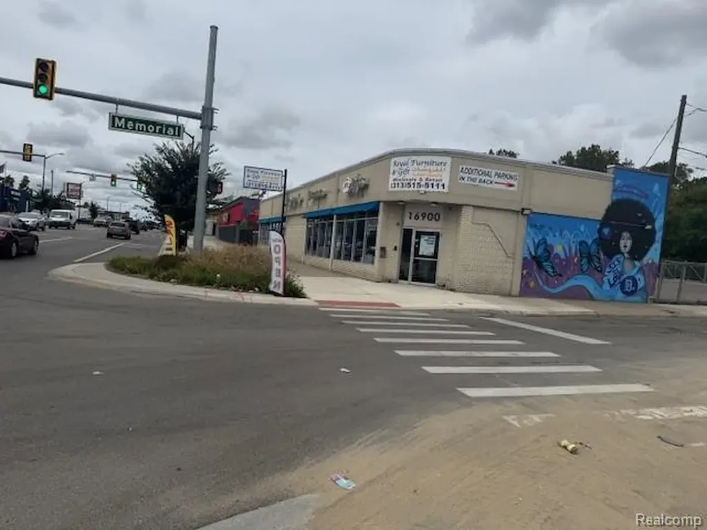 16900 W Warren Avenue Detroit City MI 48228
