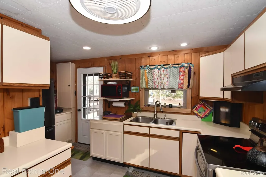 4084 N Weasel Trail Alcona Township MI 48742