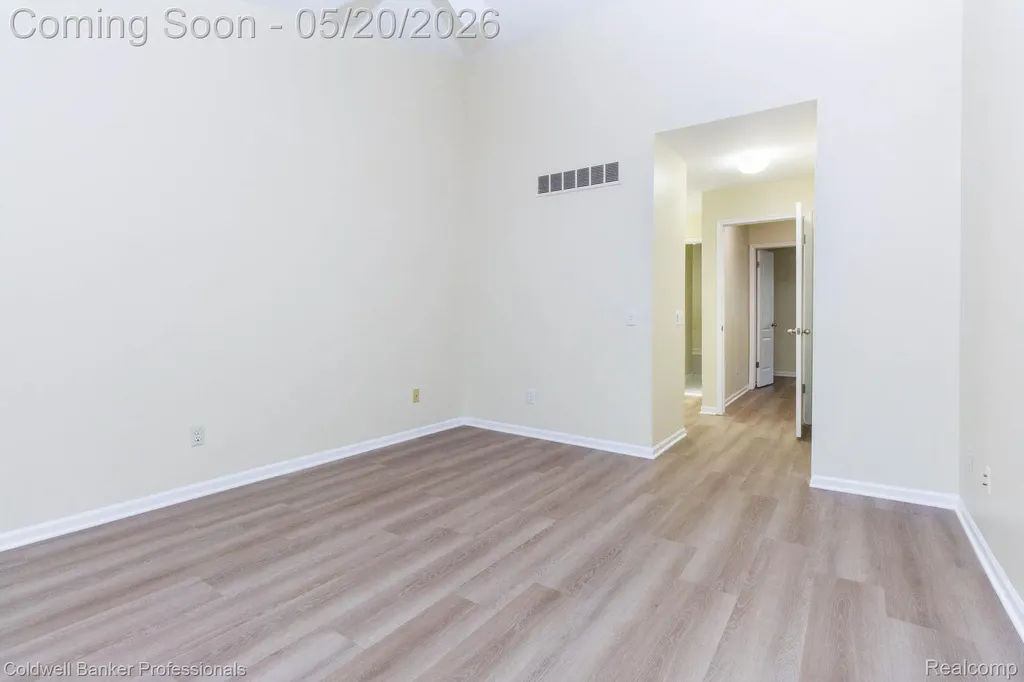 1093 Fairways Boulevard Troy City MI 48085