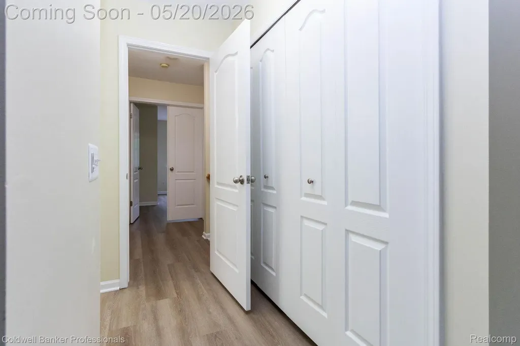 1093 Fairways Boulevard Troy City MI 48085