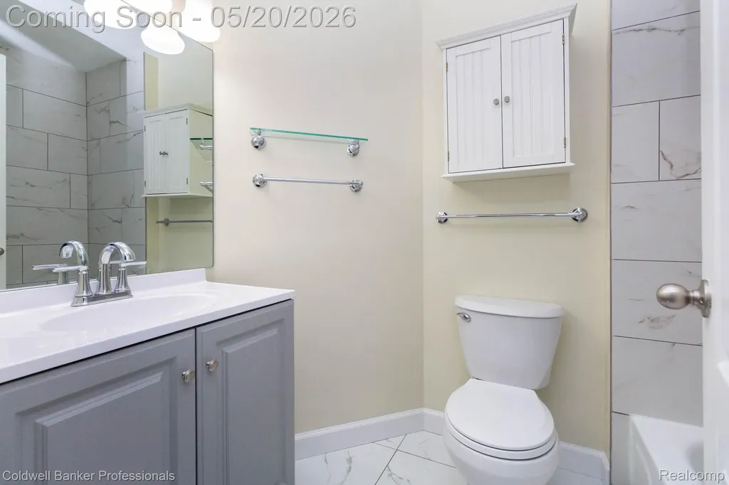 1093 Fairways Boulevard Troy City MI 48085