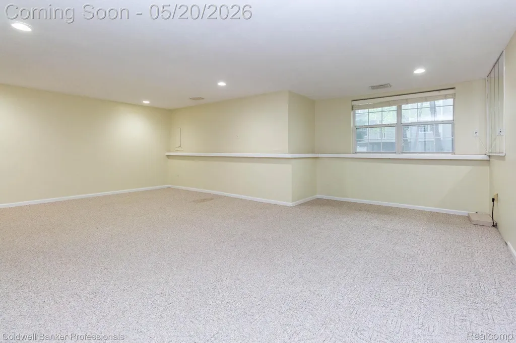 1093 Fairways Boulevard Troy City MI 48085