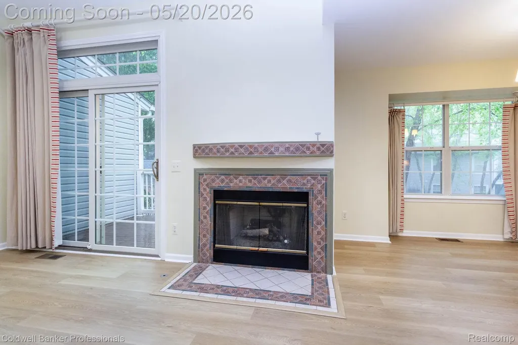 1093 Fairways Boulevard Troy City MI 48085