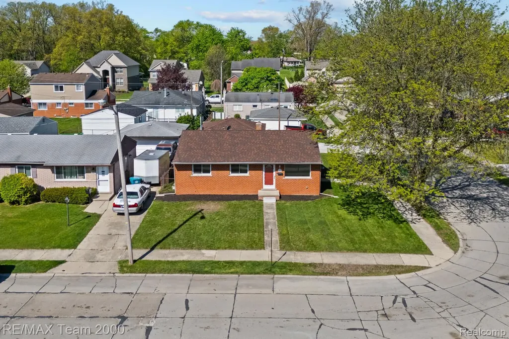 6557 Huntleigh Street Garden City City MI 48135