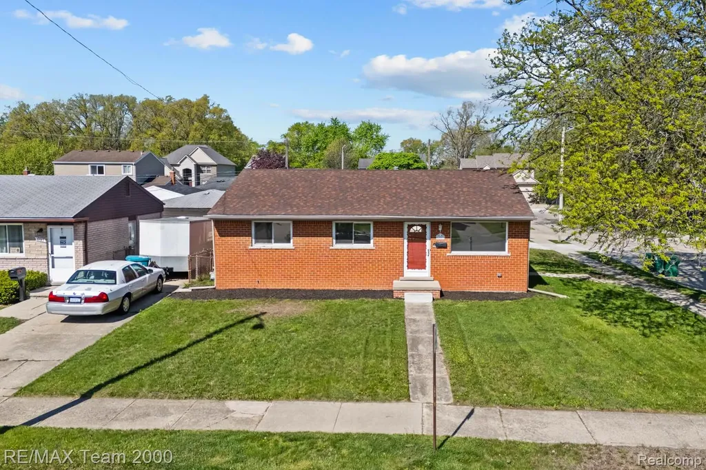 6557 Huntleigh Street Garden City City MI 48135