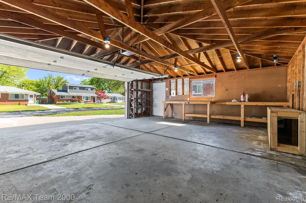 6557 Huntleigh Street Garden City City MI 48135
