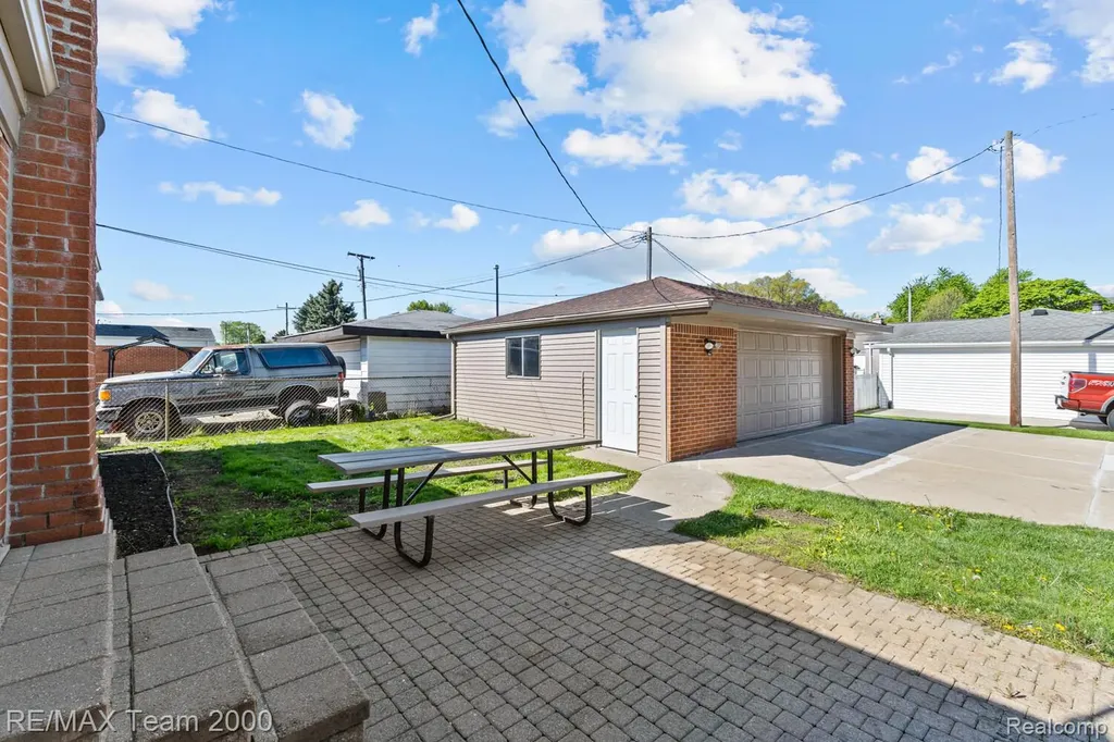 6557 Huntleigh Street Garden City City MI 48135